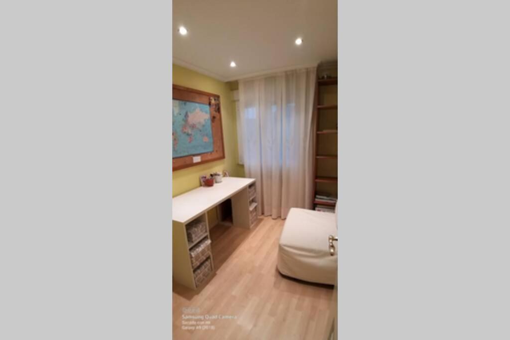 Apartamento Piso En Avenida Pumarín . Wifi